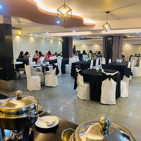 Airport Hotel Vishal Residency New Delhi Bagian luar foto