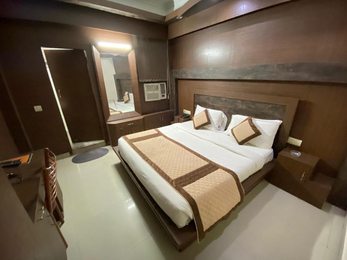 Airport Hotel Vishal Residency New Delhi Bagian luar foto