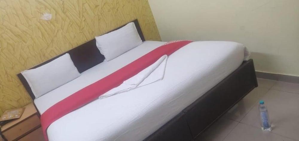 Airport Hotel Vishal Residency New Delhi Bagian luar foto