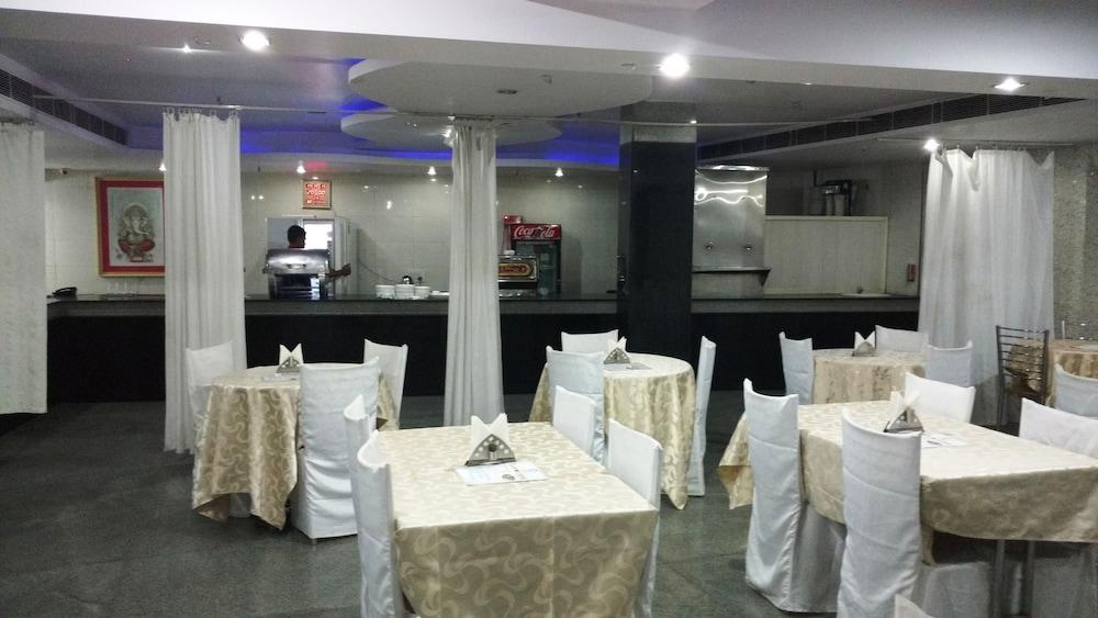 Airport Hotel Vishal Residency New Delhi Bagian luar foto