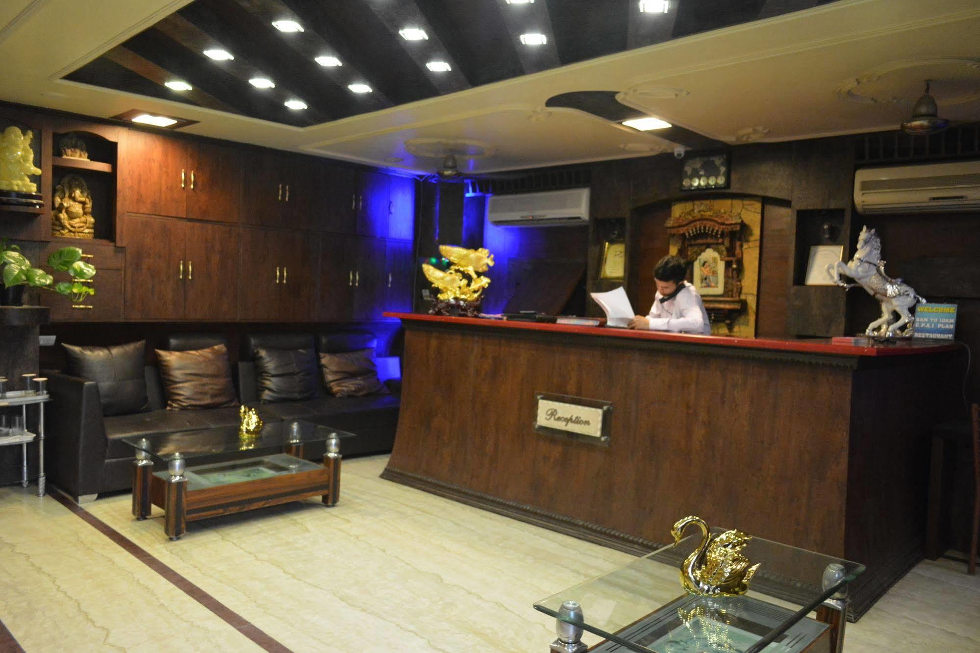 Airport Hotel Vishal Residency New Delhi Bagian luar foto