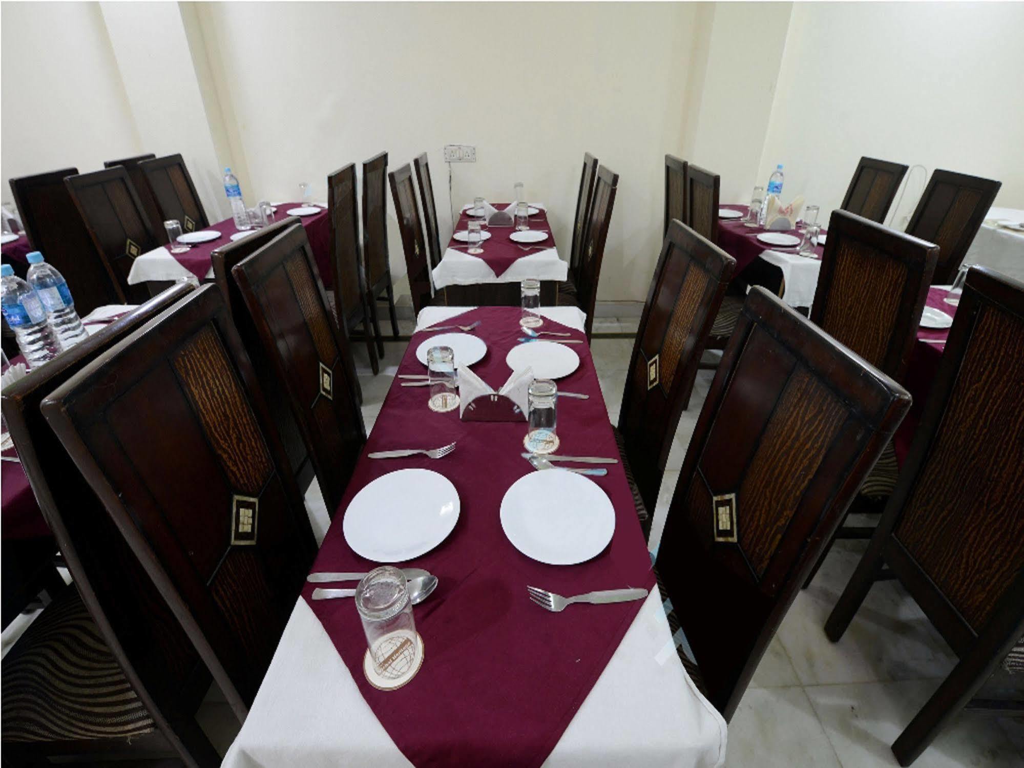 Airport Hotel Vishal Residency New Delhi Bagian luar foto