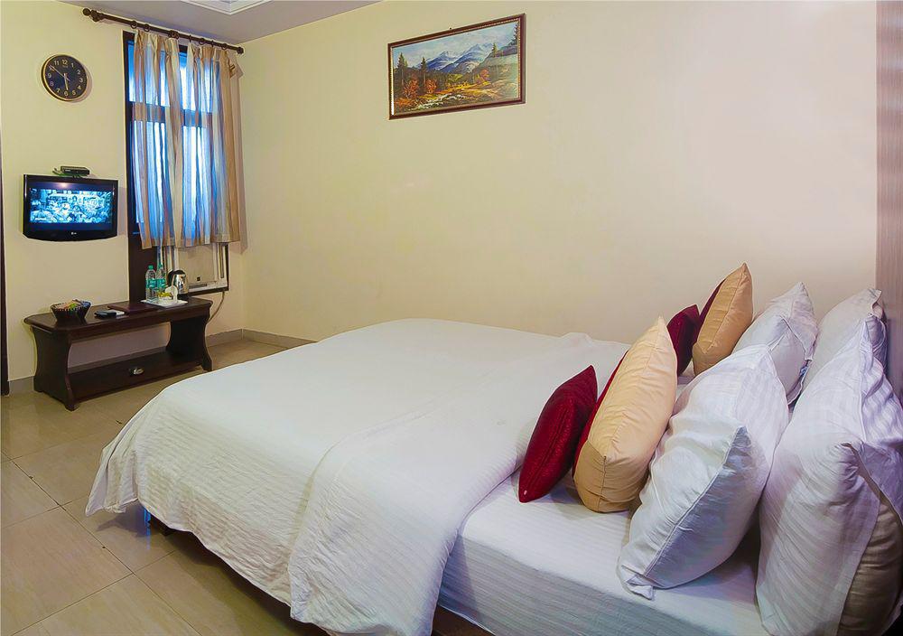 Airport Hotel Vishal Residency New Delhi Bagian luar foto